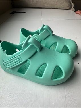 Ten Little Splash Sandals with Adjustable Strap - Aqua Green